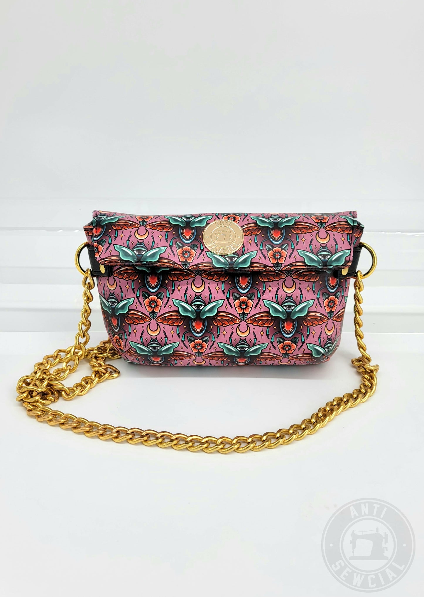 Beetle Jewel Crossbody