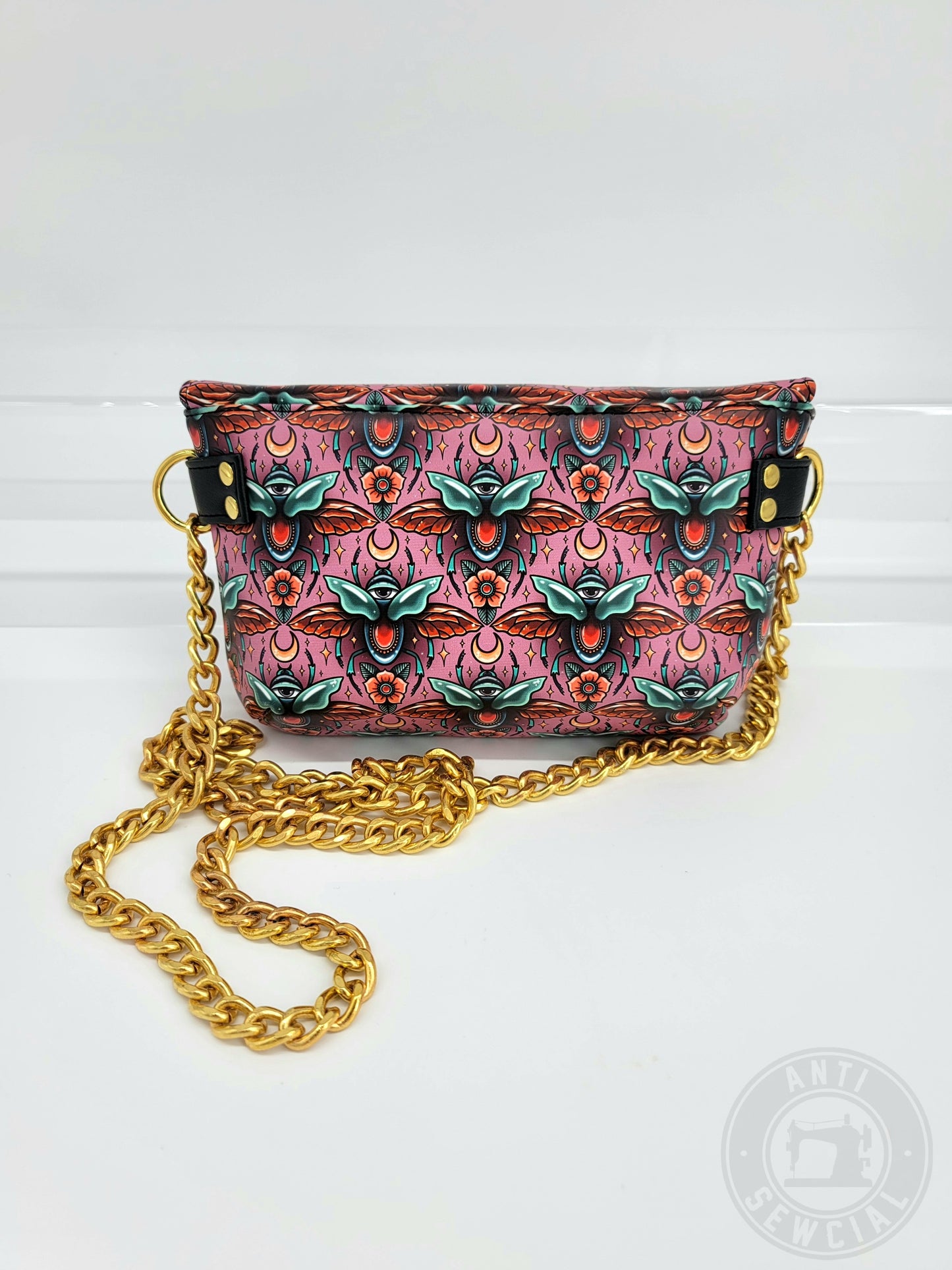 Beetle Jewel Crossbody