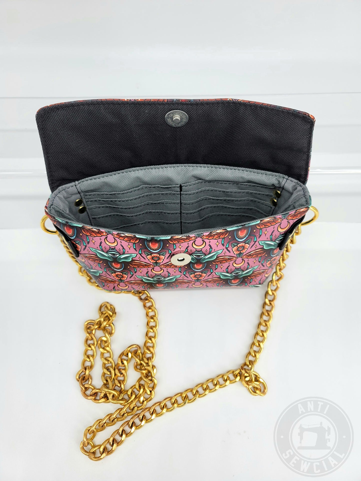 Beetle Jewel Crossbody