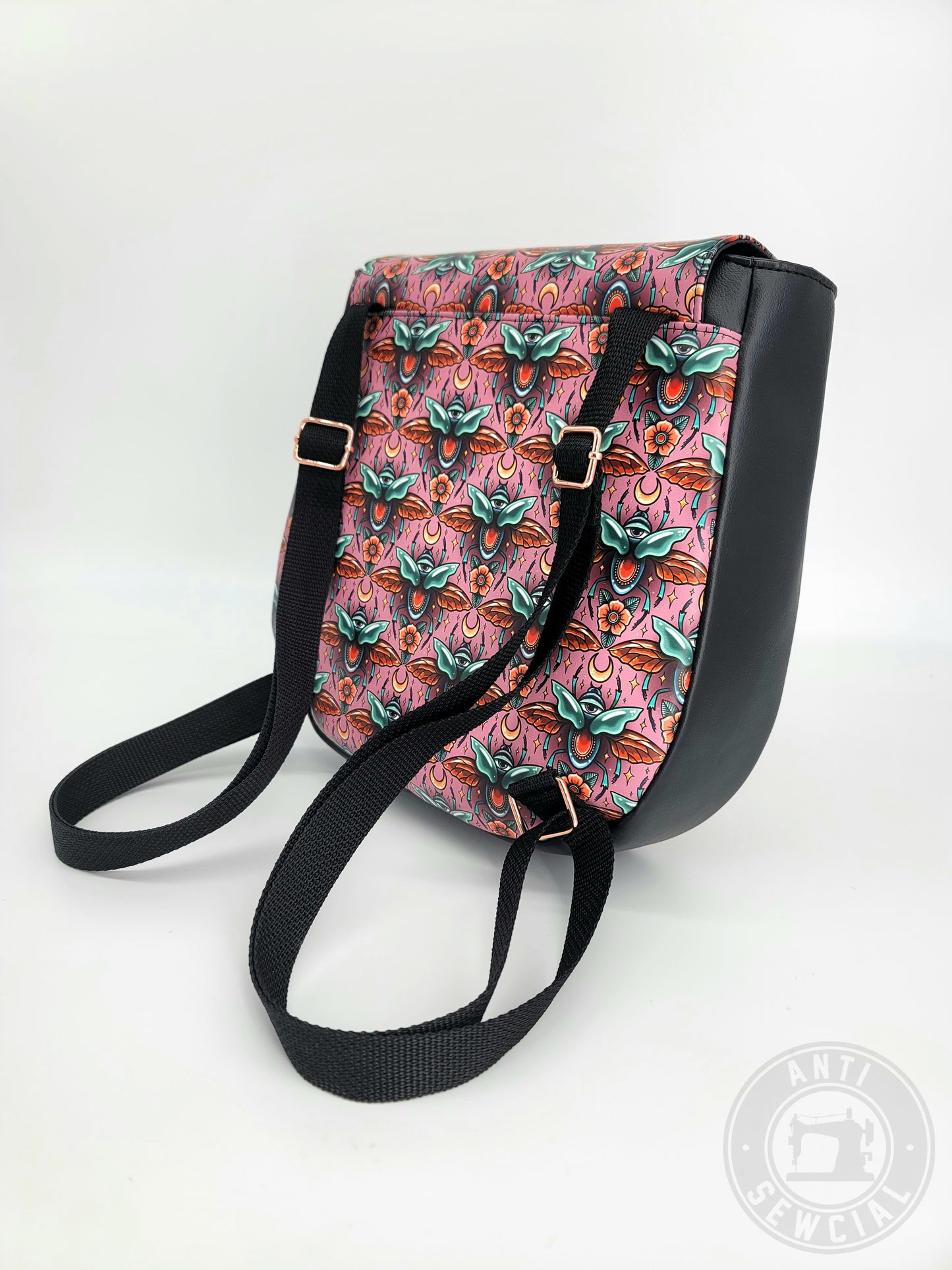 Beetle Jewel Mid-sized Backpack