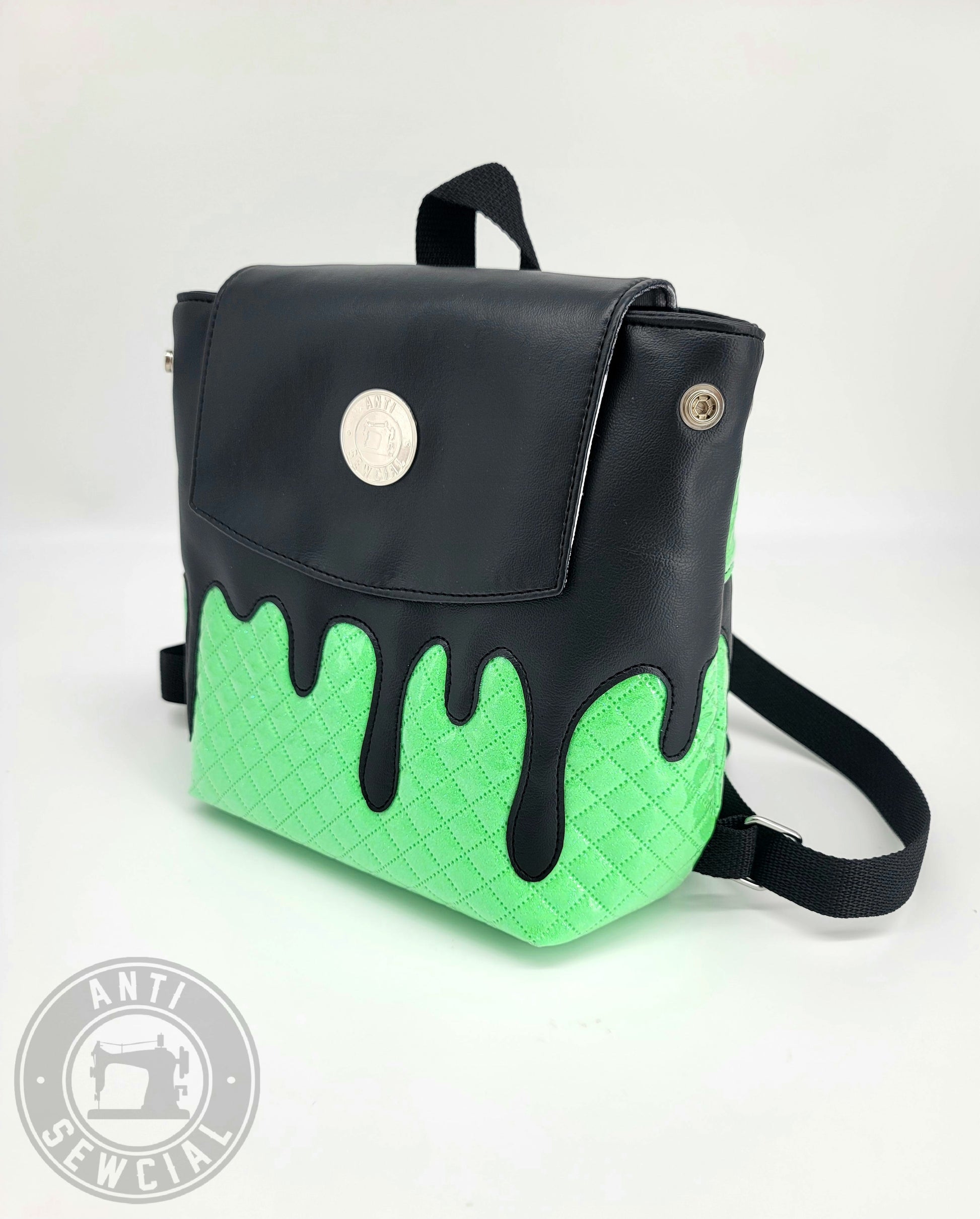 DRIP Expandable Backpack – AntiSewcial
