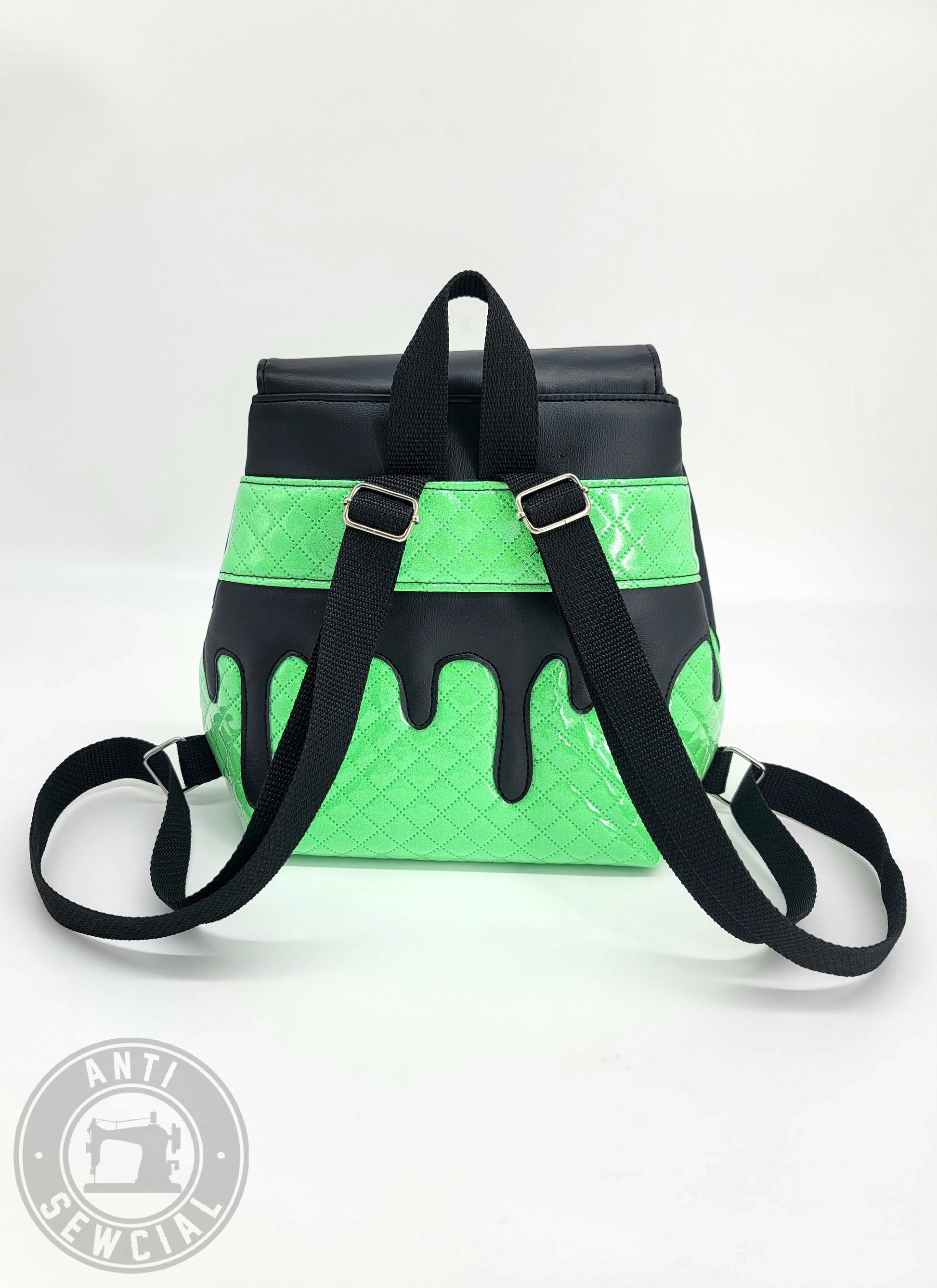 DRIP Expandable Backpack – AntiSewcial