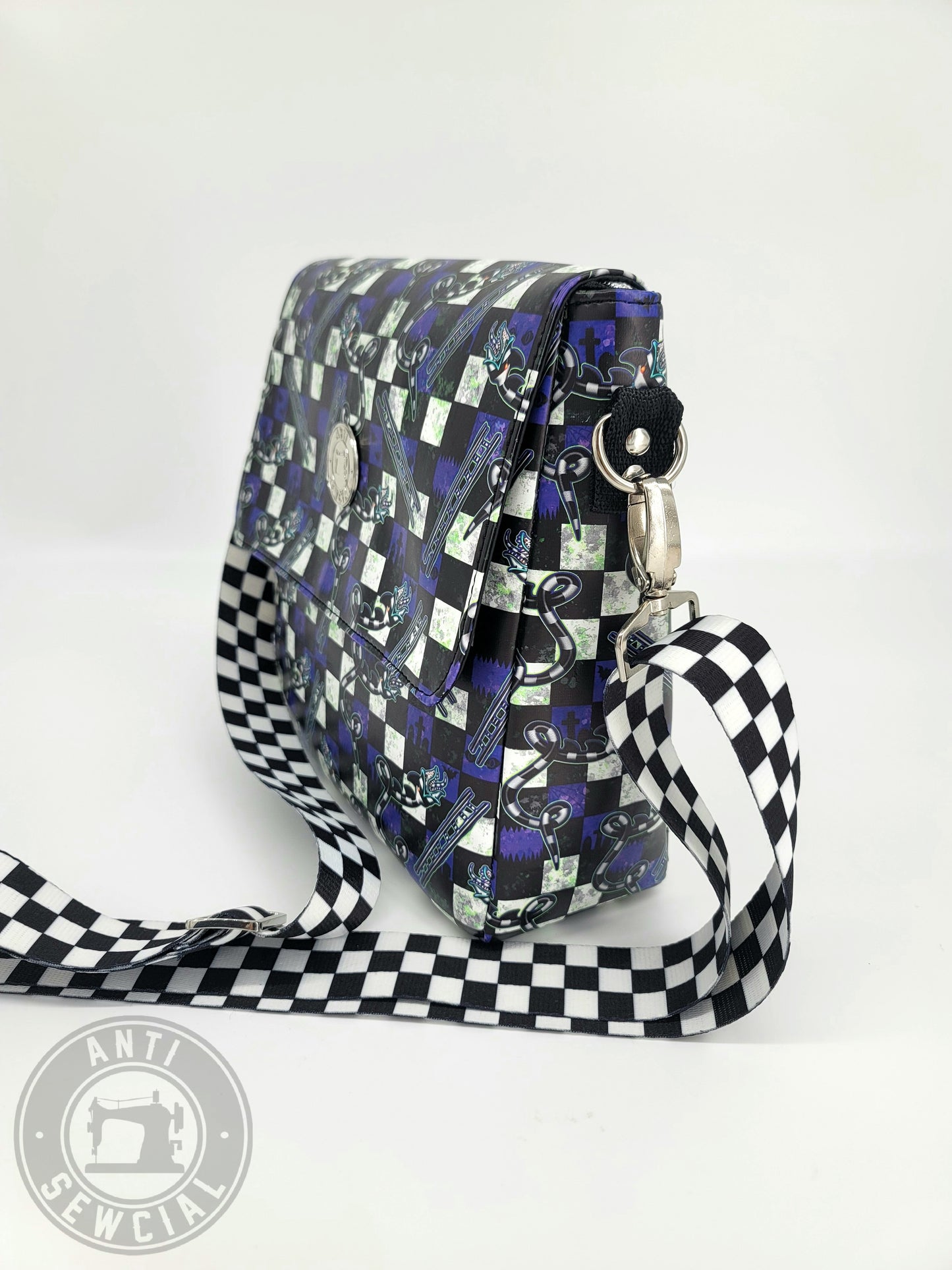 Snakes and Ladders Midi Messenger