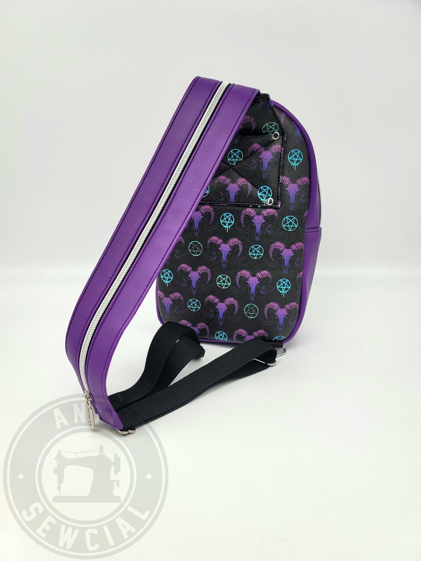 Ram Skull Convertible Sling bag